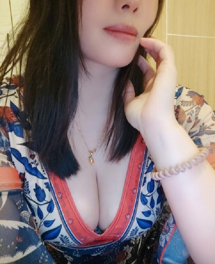 丰乳肥臀热辣少妇