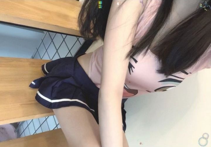 花都甜甜 可爱小女生 制服宝贝 婀娜多姿体型小