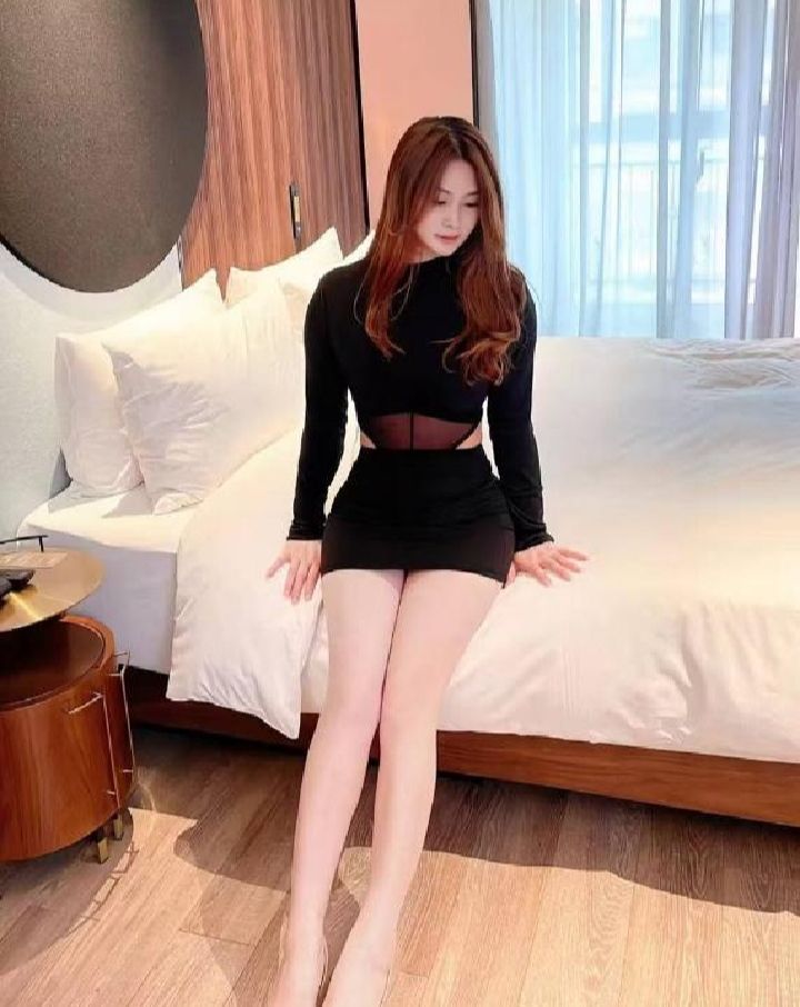 大长腿气质辣妹月月