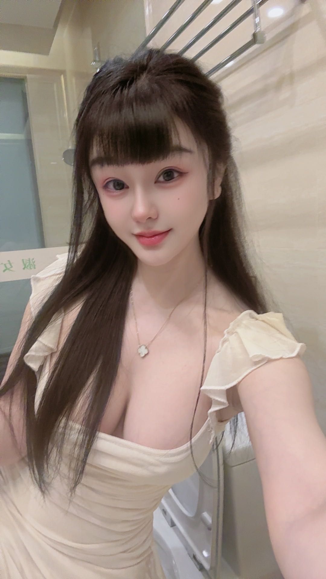 南站附近高质量妹子