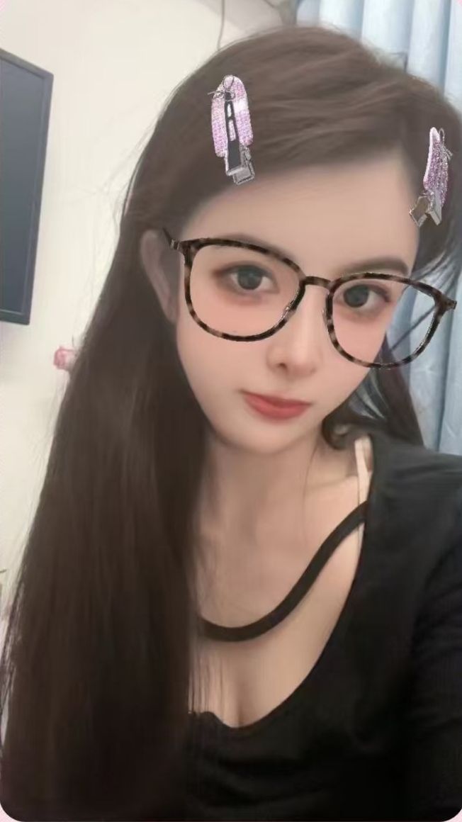 广佛金沙洲 00后米粒 小巧玲珑，皮肤白哲嫩滑，高颜值