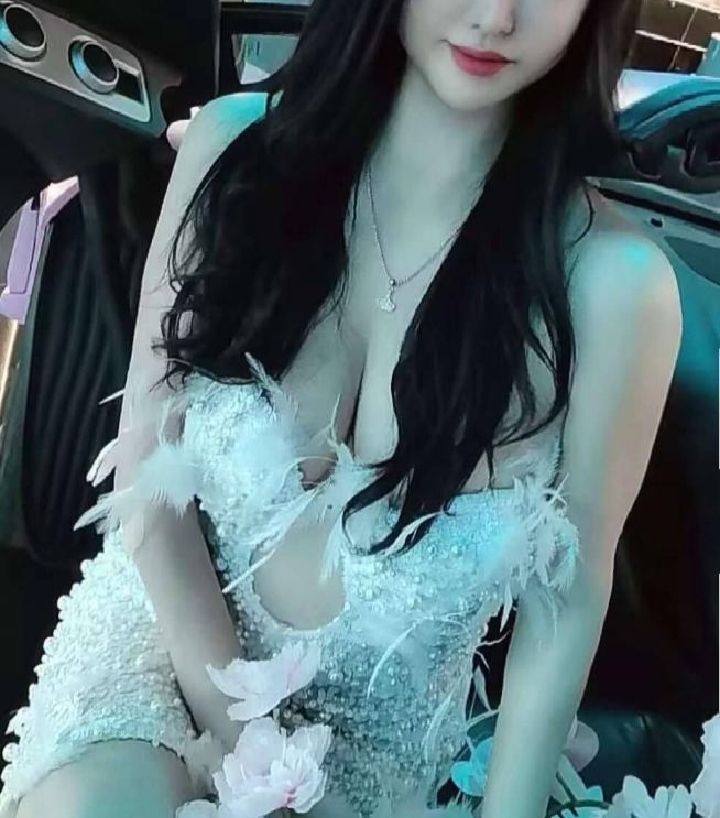 大奶秘书榨汁机