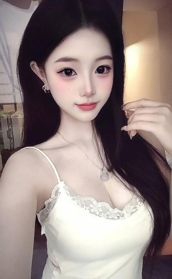 性感大胸嫩妹玫瑰