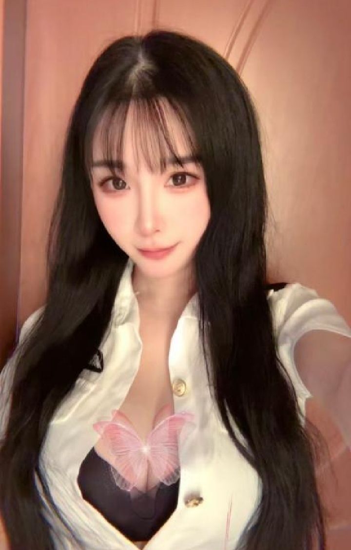 丰乳美臀小女友乐乐