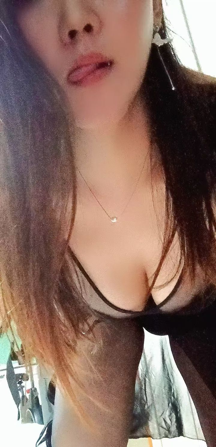 汽博爆乳小辣椒