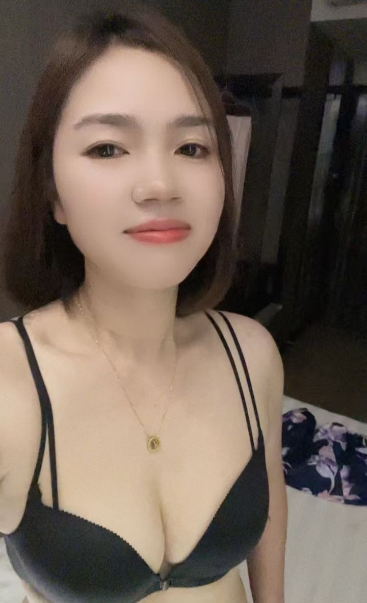 麦地丰润御姐喵喵