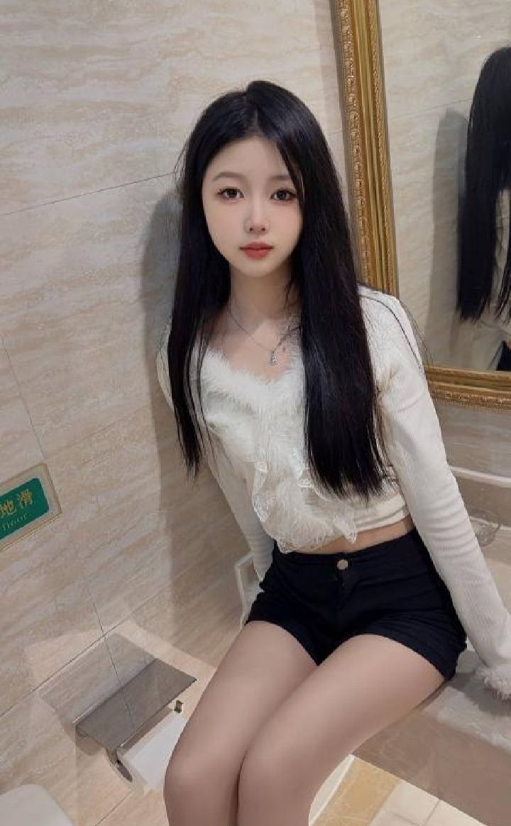 白嫩水润颜值嫩妹