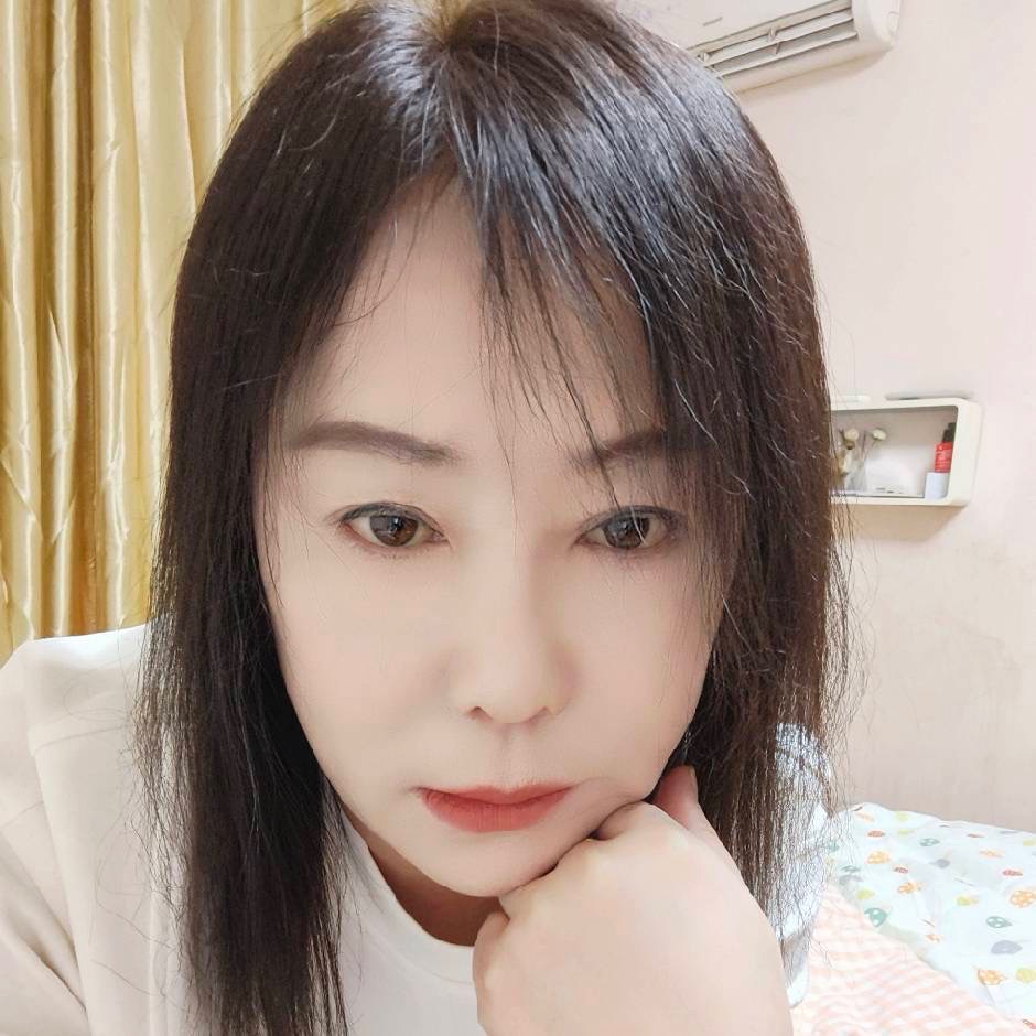 爱好穿丝袜的熟女