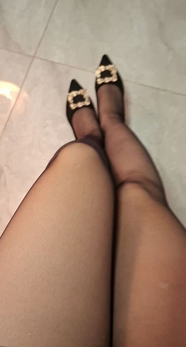 丰满泄火少妇米可