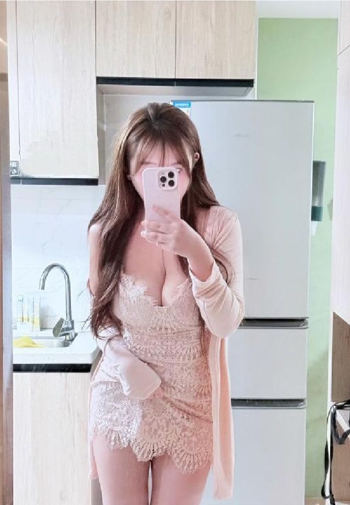 大奶翘臀嫩妹豆豆