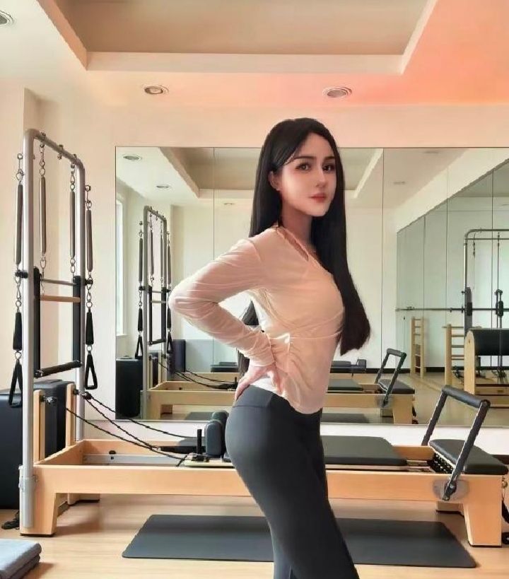 瑜伽裤辣妹维族琳达