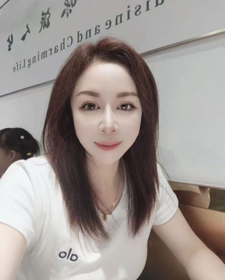 金湾情趣辣妹琦琦