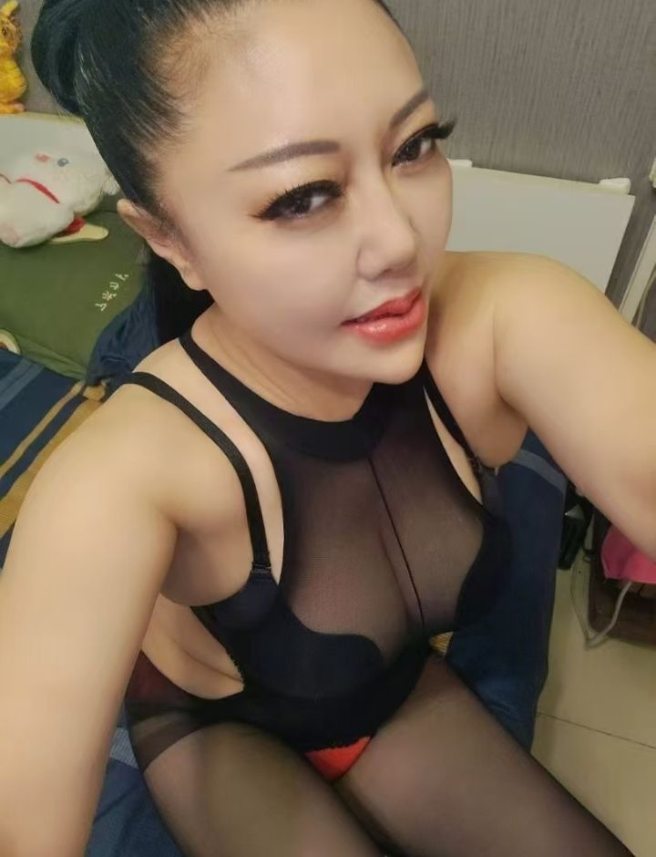 大奶舌功超绝小马达