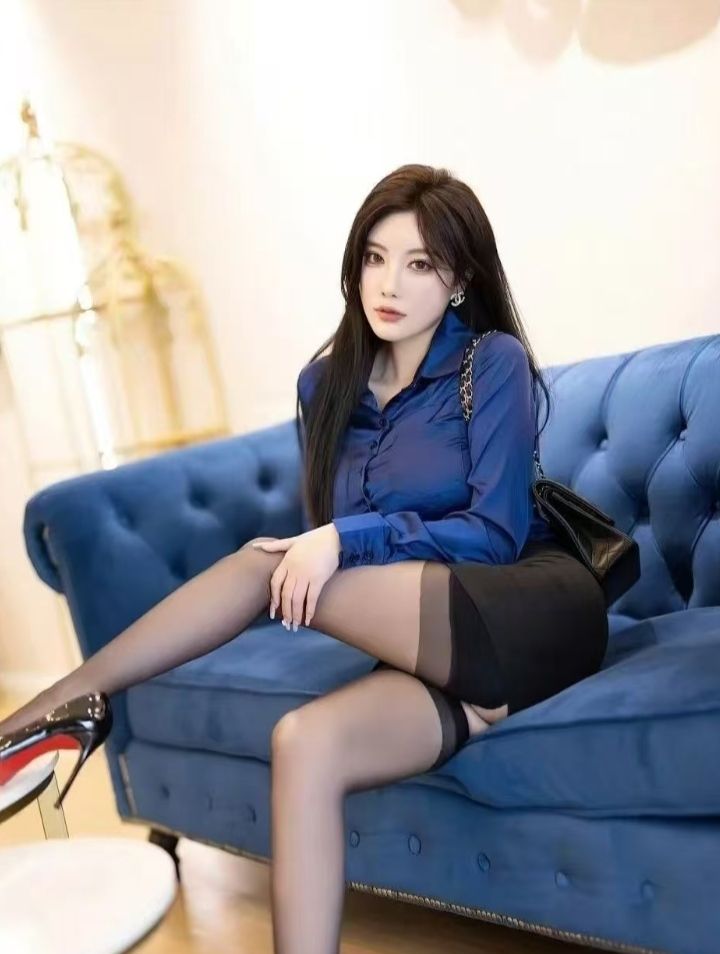 西乡黑丝肉臀嘟嘟妹