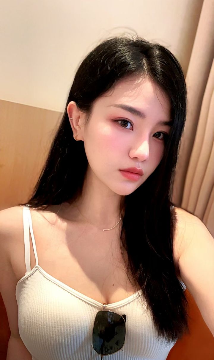 美乳制服妖精周嘤嘤