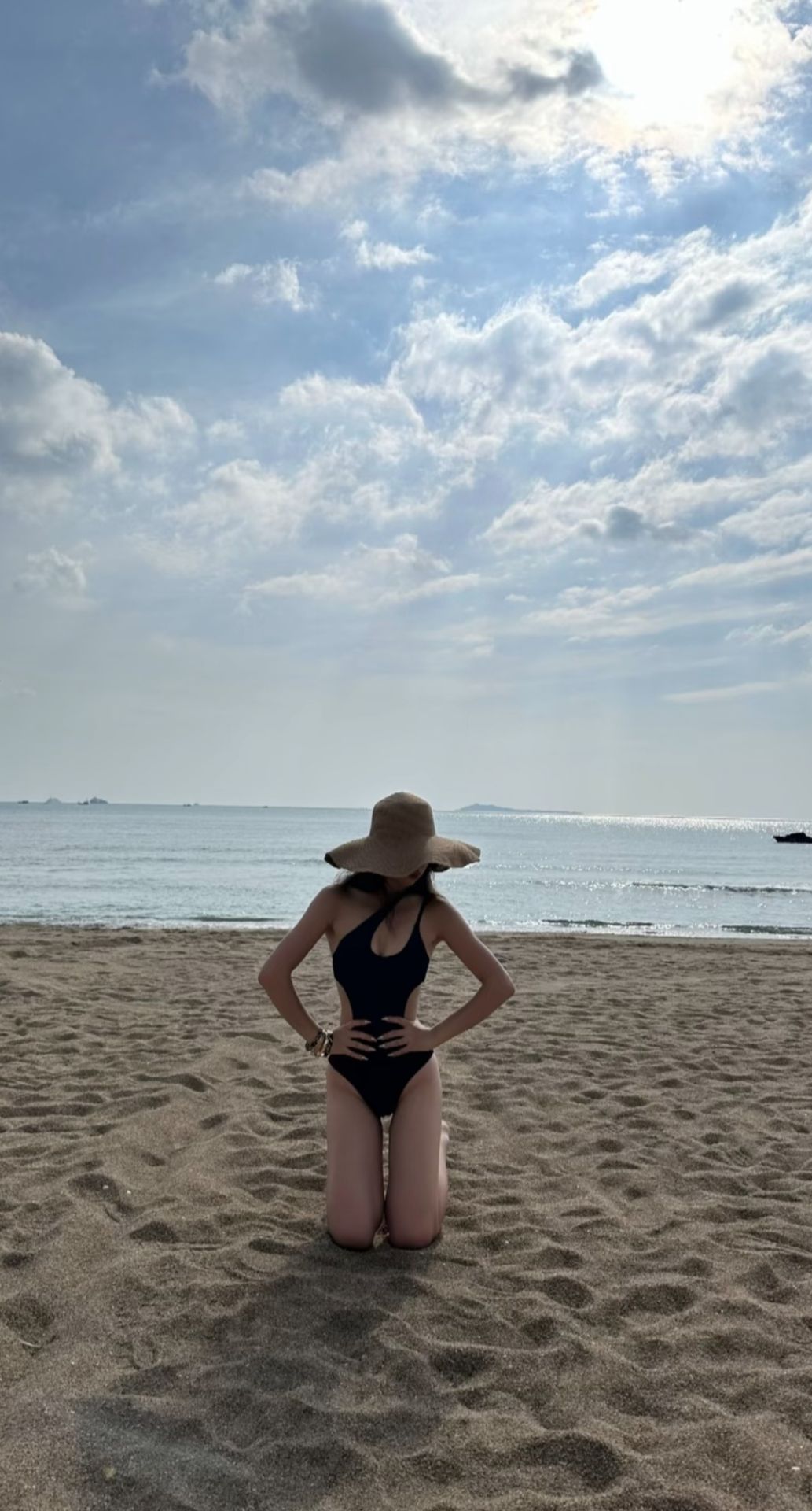 白云石井小坪燕子 耐心好 做事认真对待 战袍多样