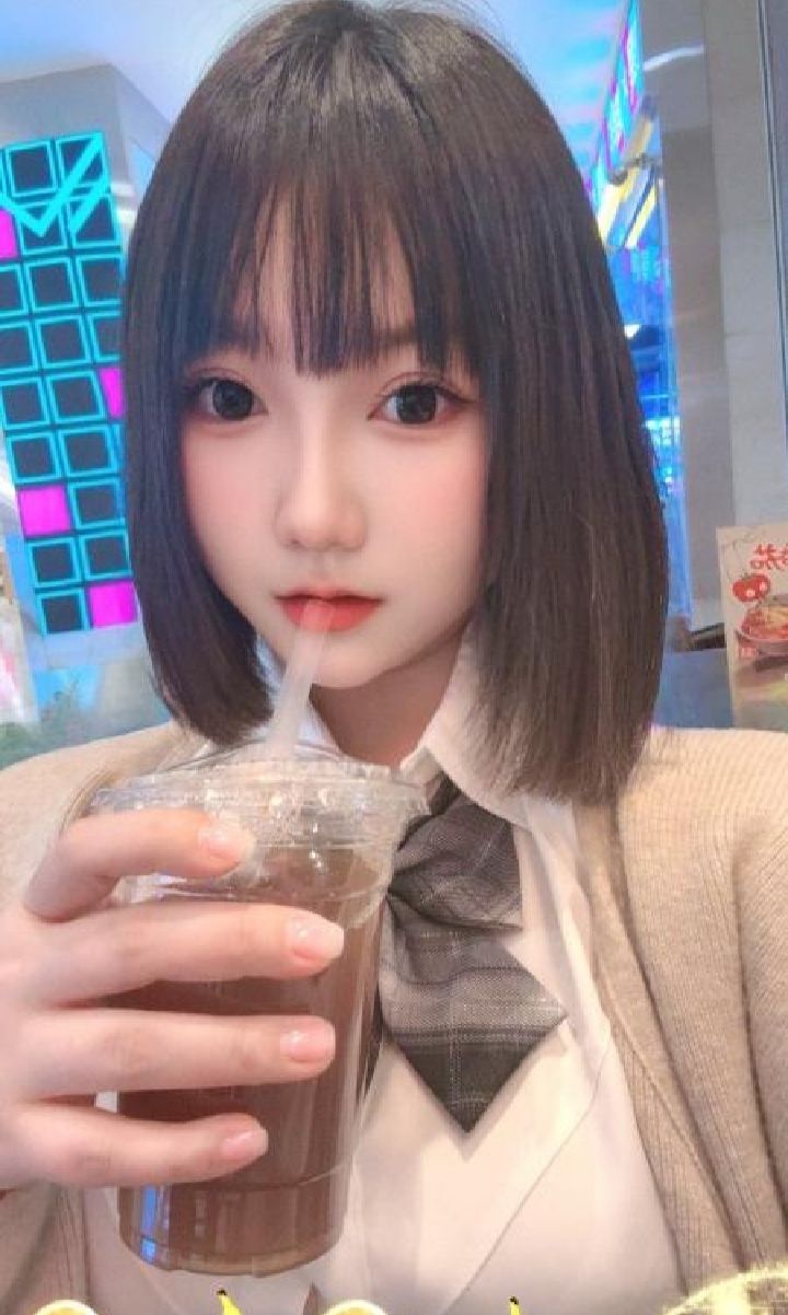 丰润短发萌妹小丸子