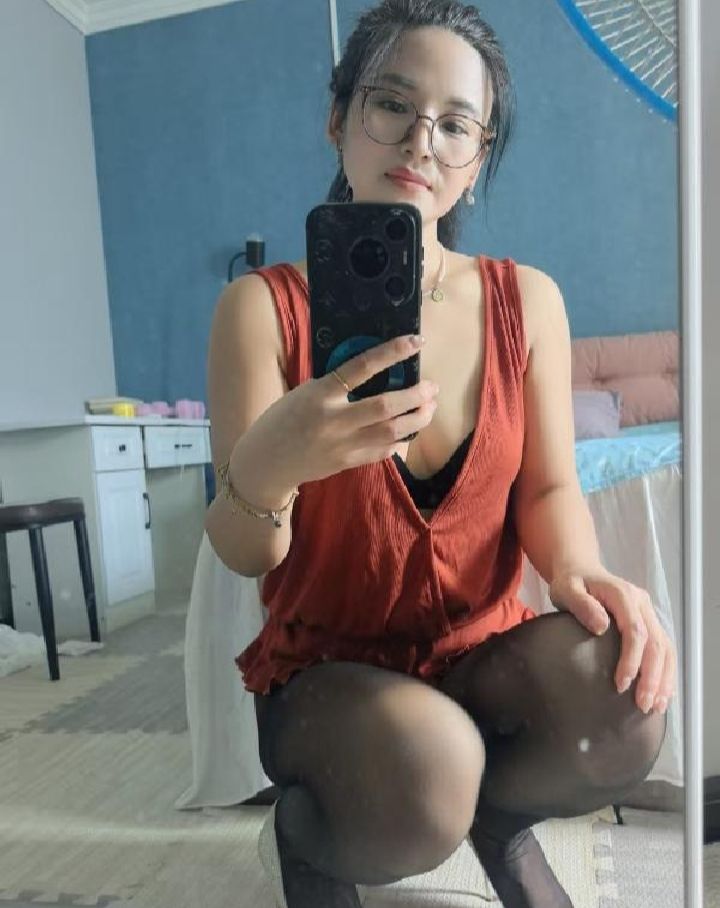 情趣眼镜御姐小鱼