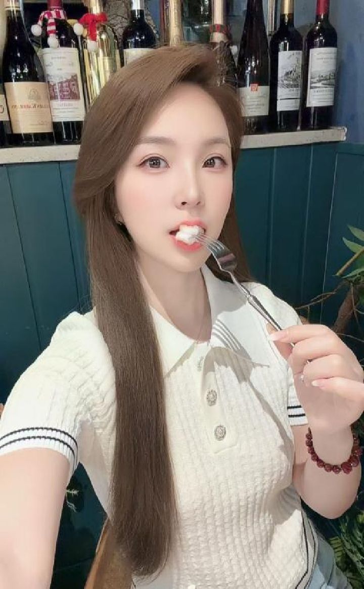 美艳御姐贝贝的诱惑