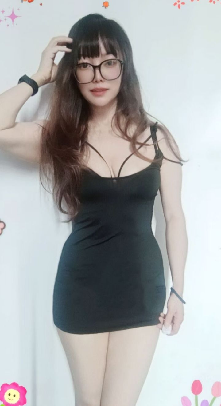 丰满情趣美少妇小艺