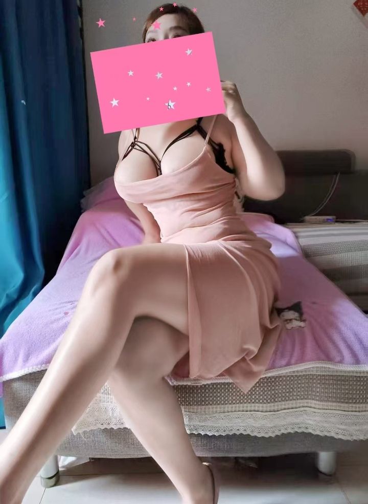 丰乳肥臀榨汁欲女美娜