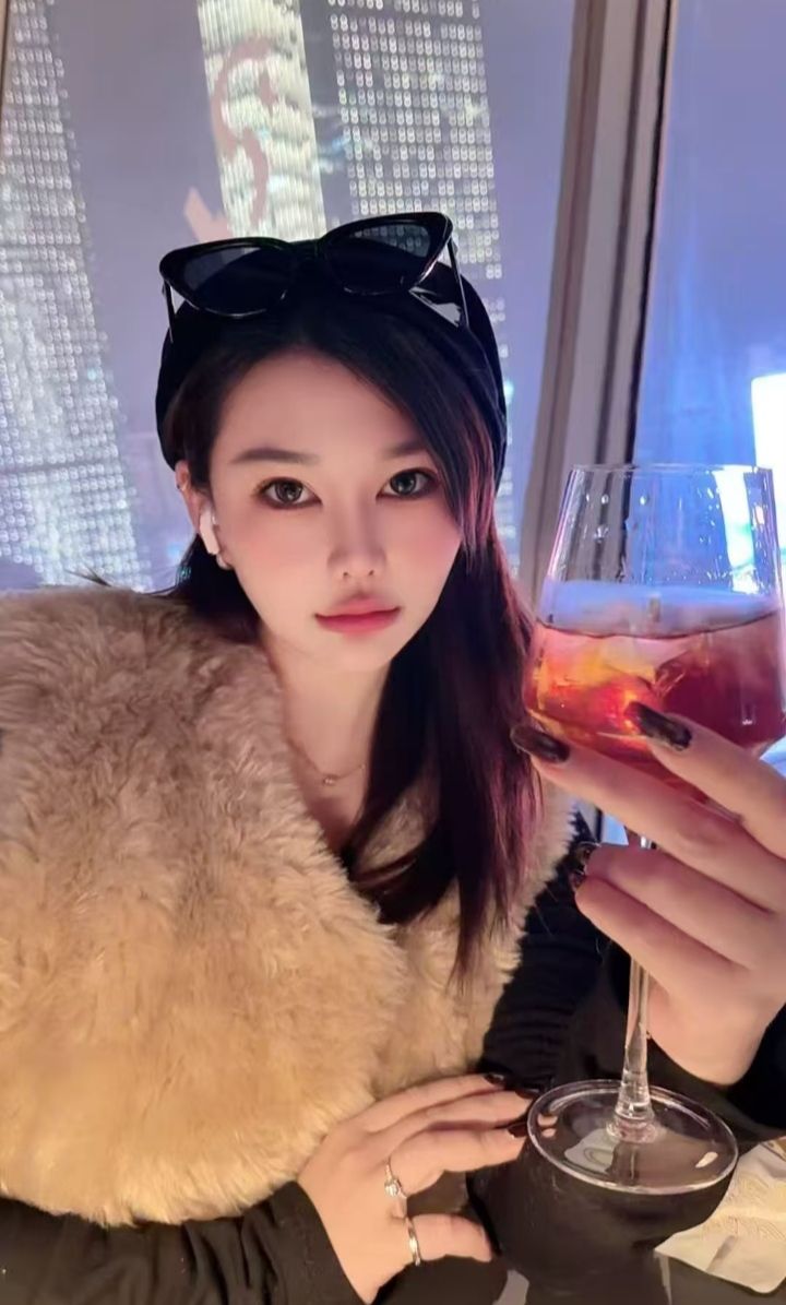 岳麓纯情甜妹依依