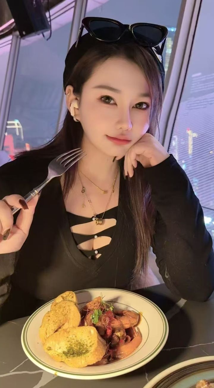 岳麓纯情甜妹依依