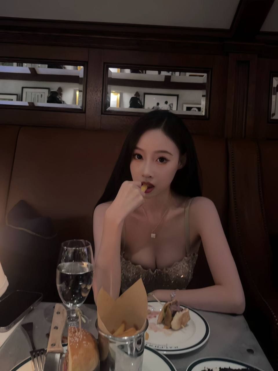 全国楼凤约学生妹嫩模少妇短期兼职