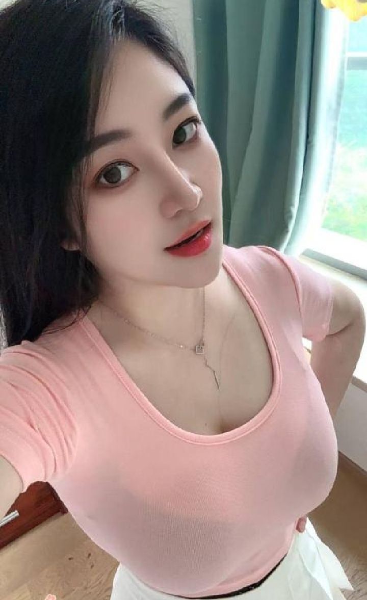 高颜美乳服务系菜菜