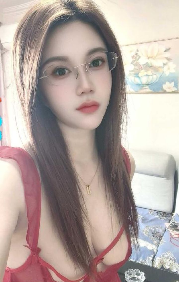 铁西丰满情趣眼镜御姐