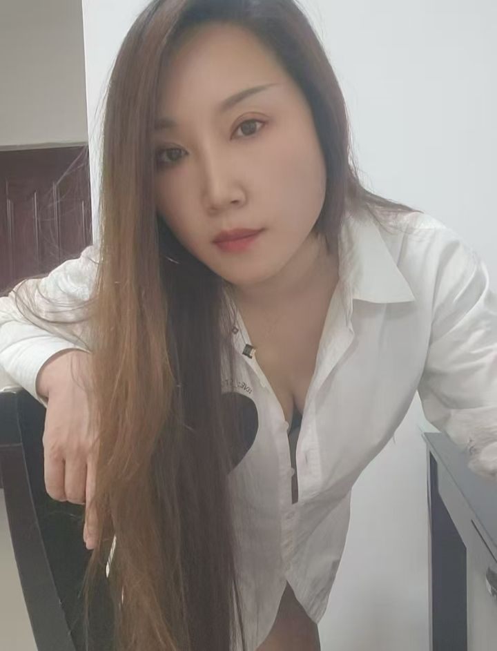 白云风情小少妇橙子