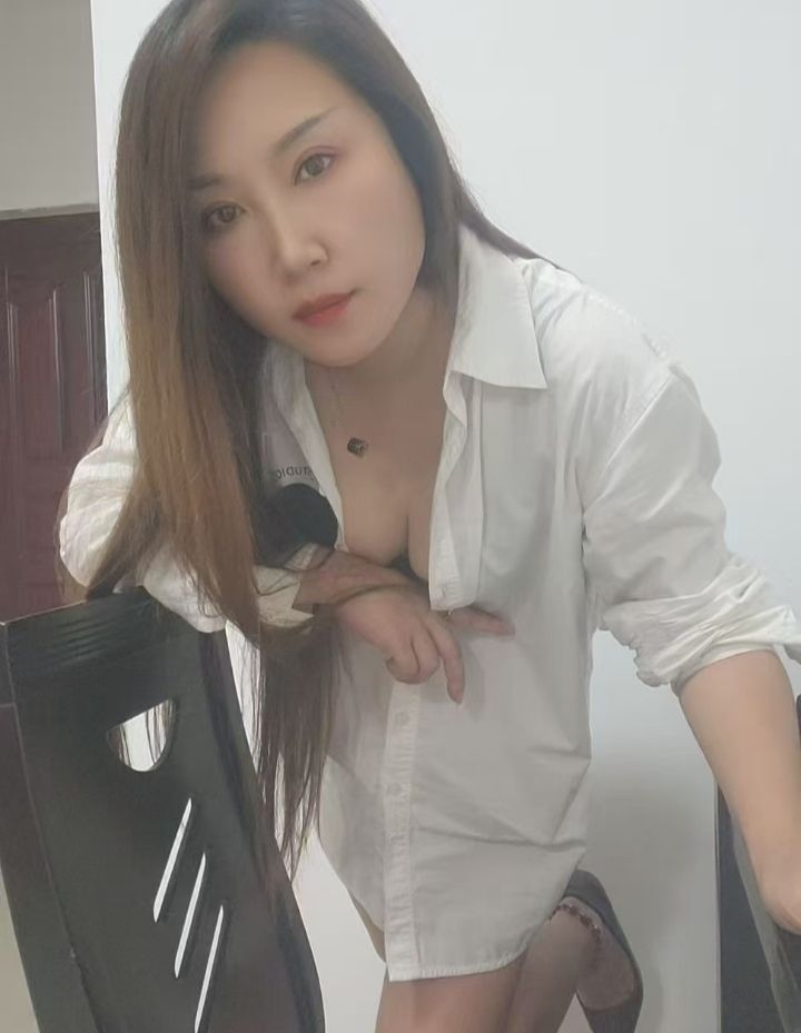 白云风情小少妇橙子