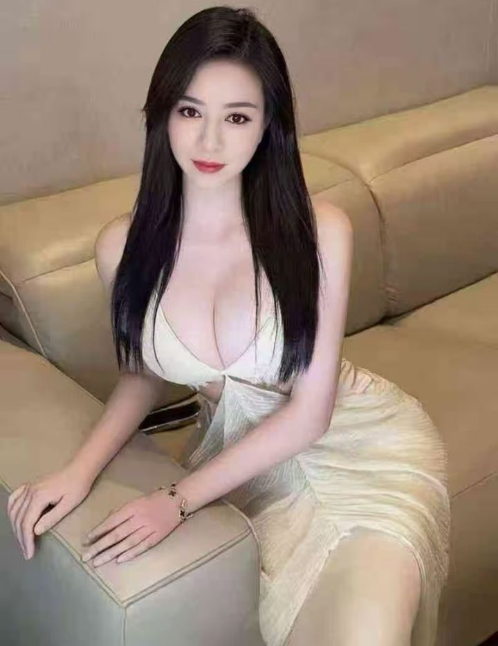 极品身材辣妹安妮