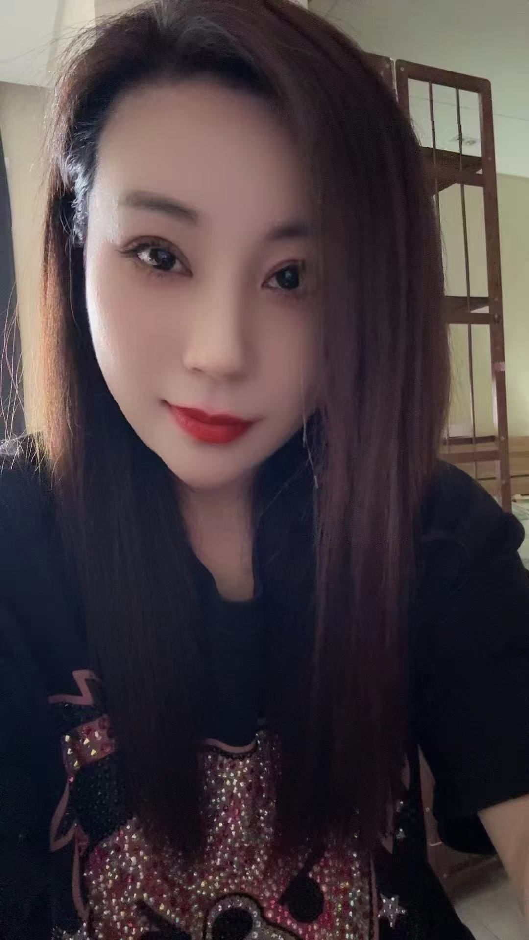 巨华世纪城榨精少妇