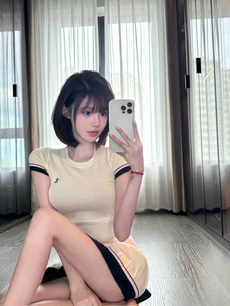 学生妹刚放假  出来兼职  还没完全开发