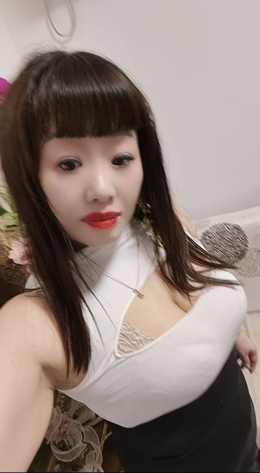 越秀五羊丽丽 熟女 风韵犹存 保证你愿意返食 技术一流
