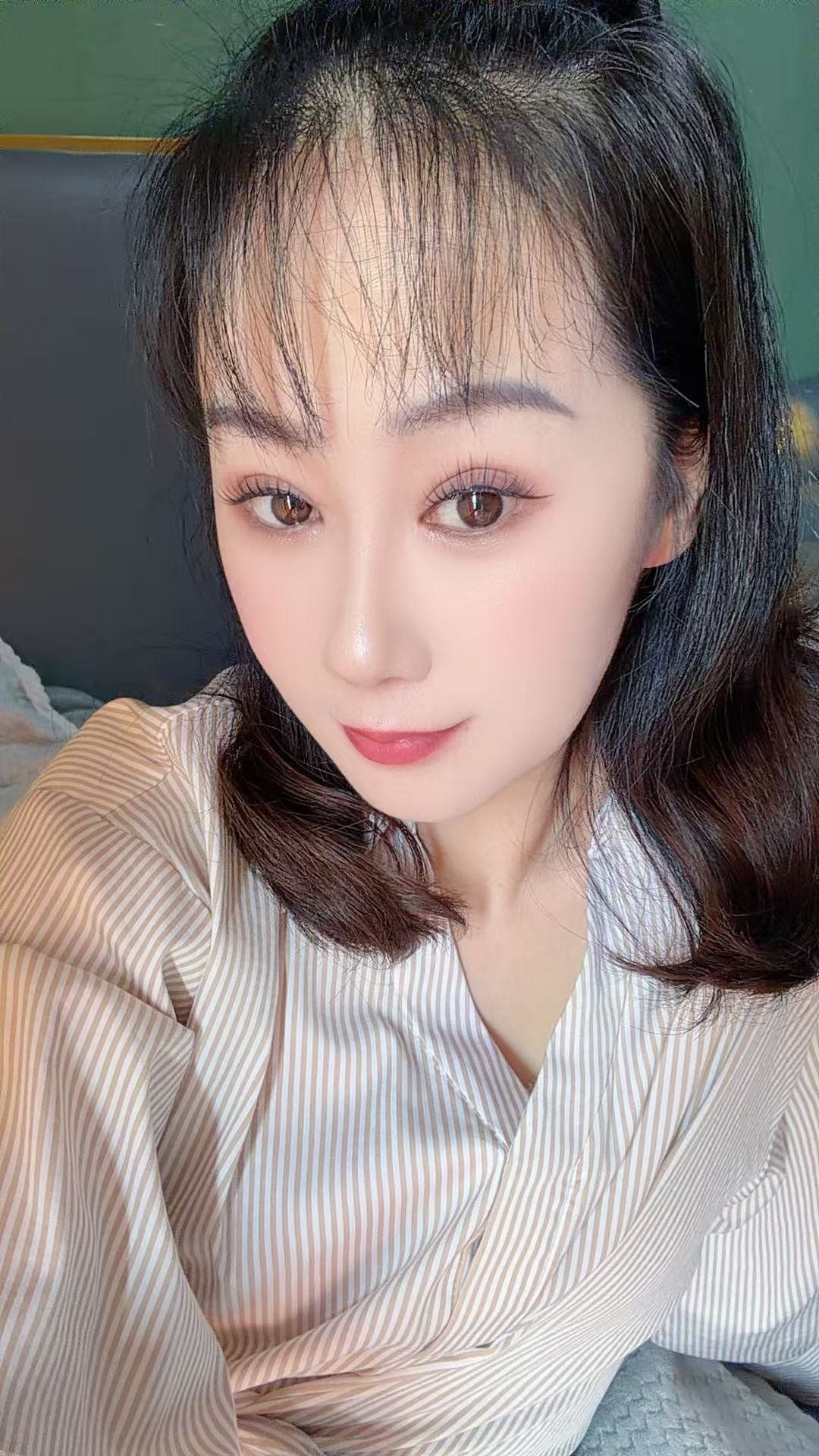 很热情的美女老师