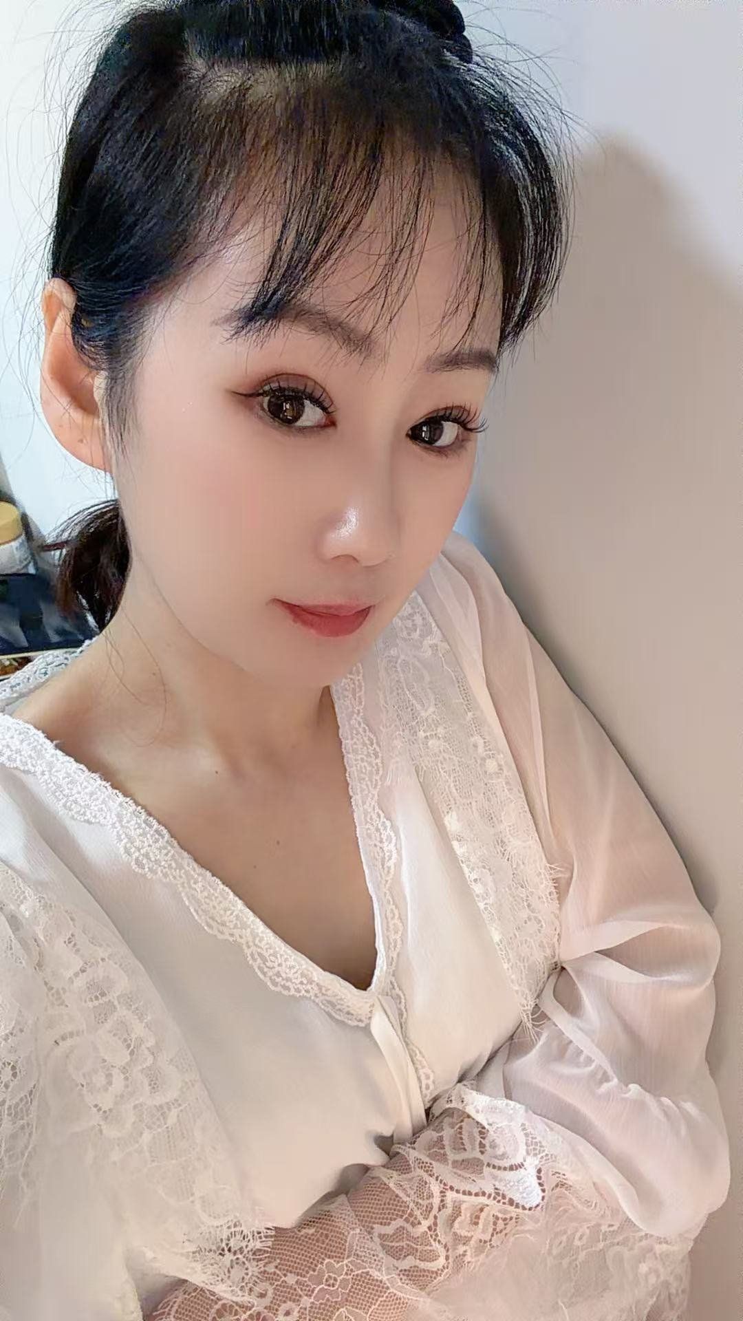 很热情的美女老师
