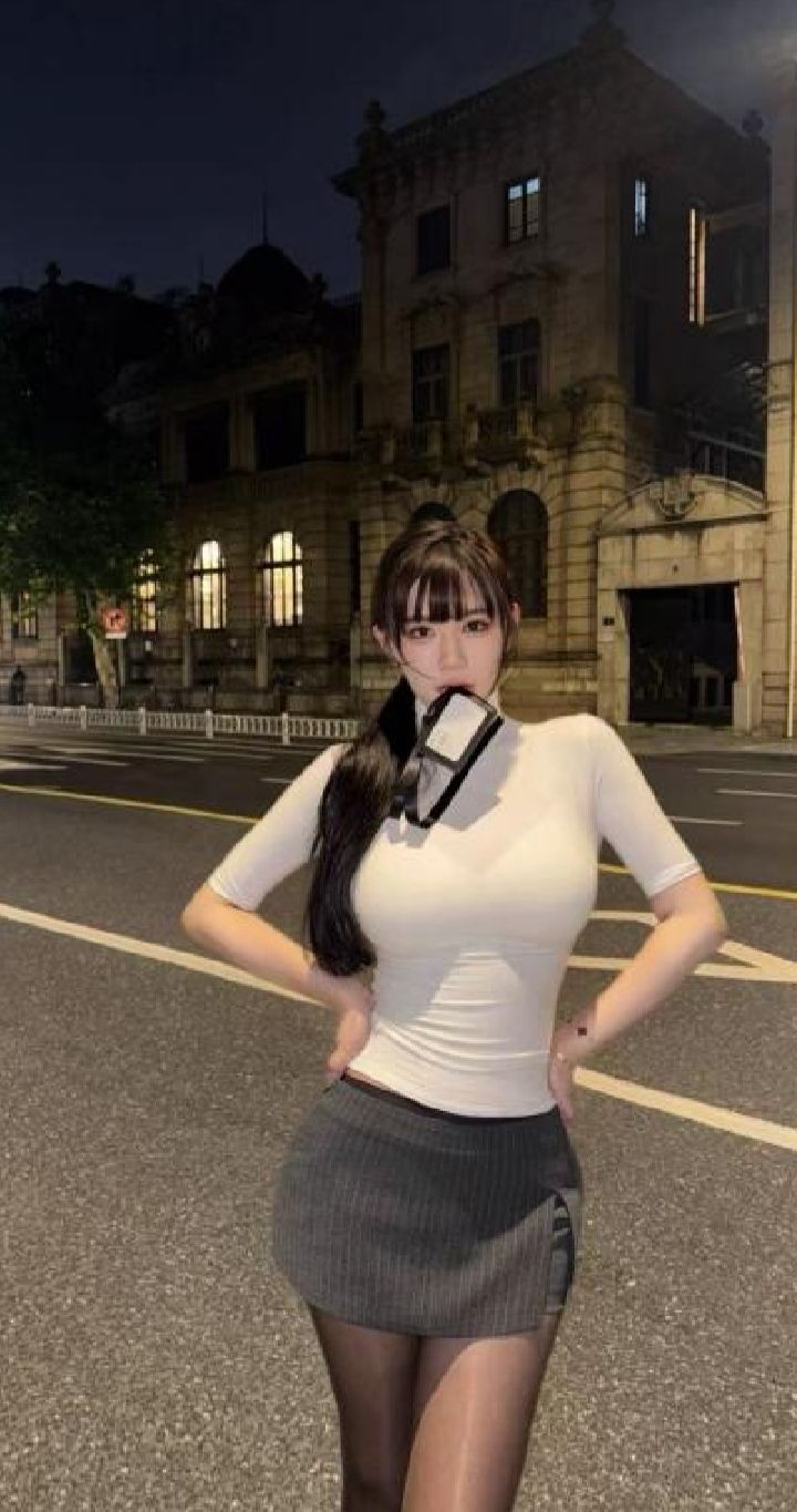 萧山黑丝长腿美乳辣妹