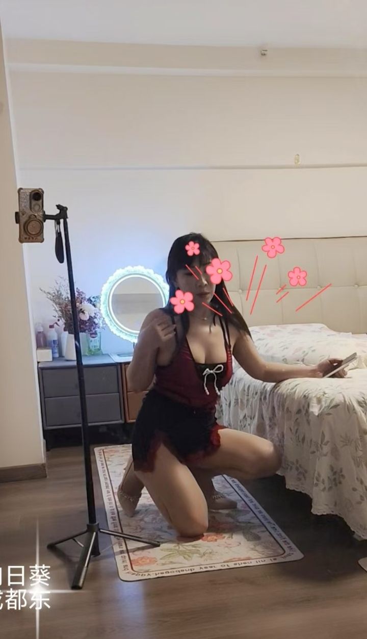 东站情趣欲女向日葵