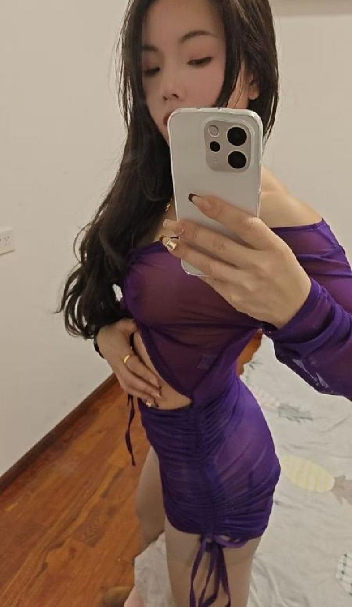 凯里超辣身材小姐姐