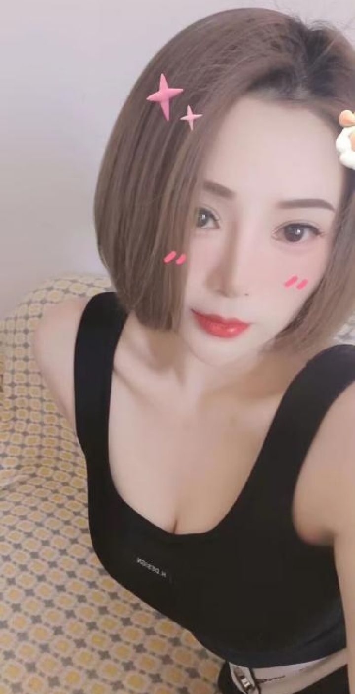 气质短发少妇多多