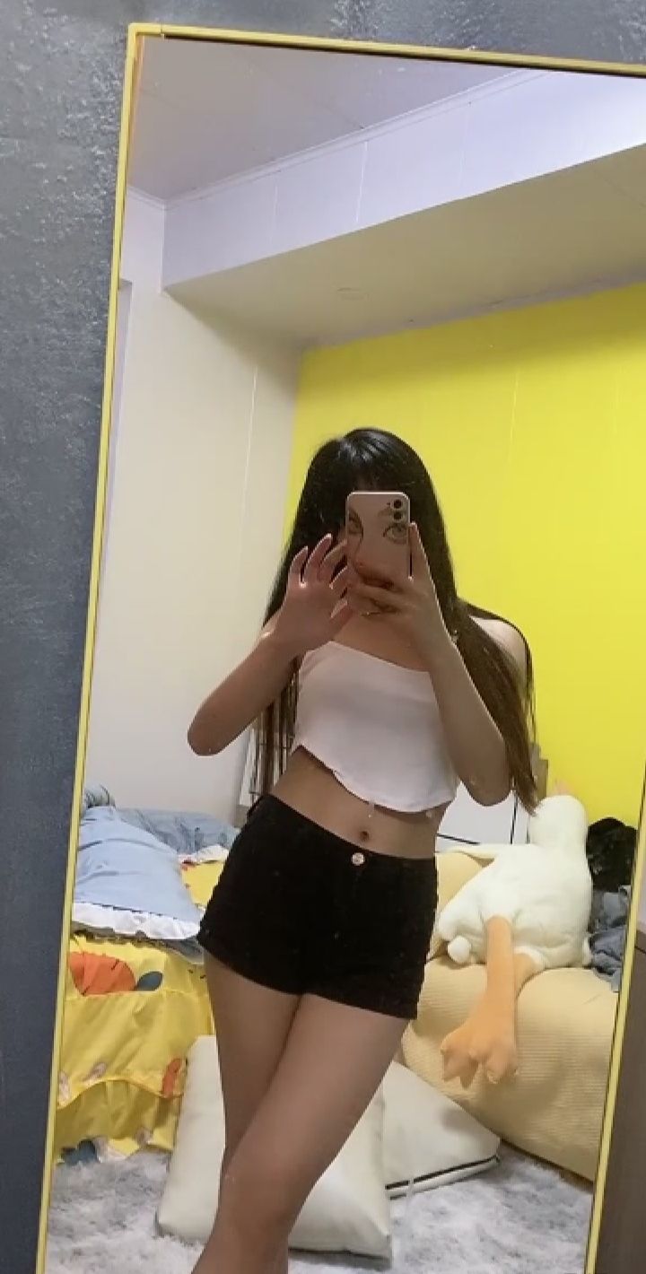 长腿辣妹小柠檬