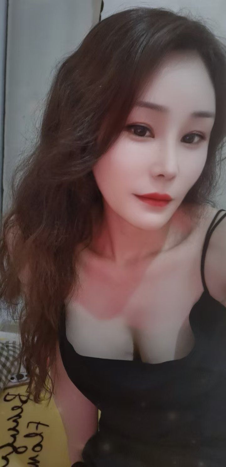 皮肤很好的小姐姐，私聊