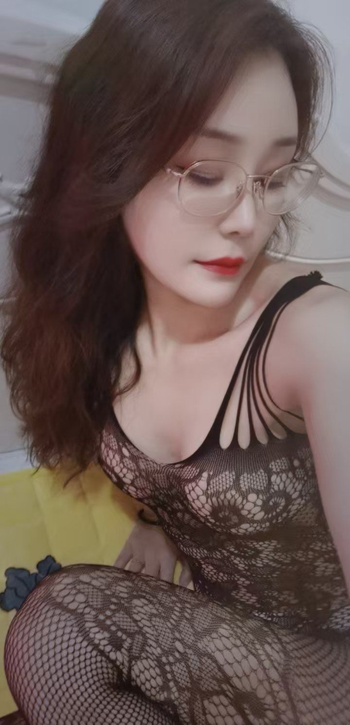 皮肤很好的小姐姐，私聊