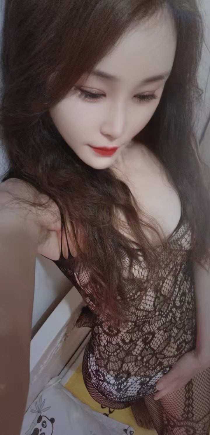 皮肤很好的小姐姐，私聊