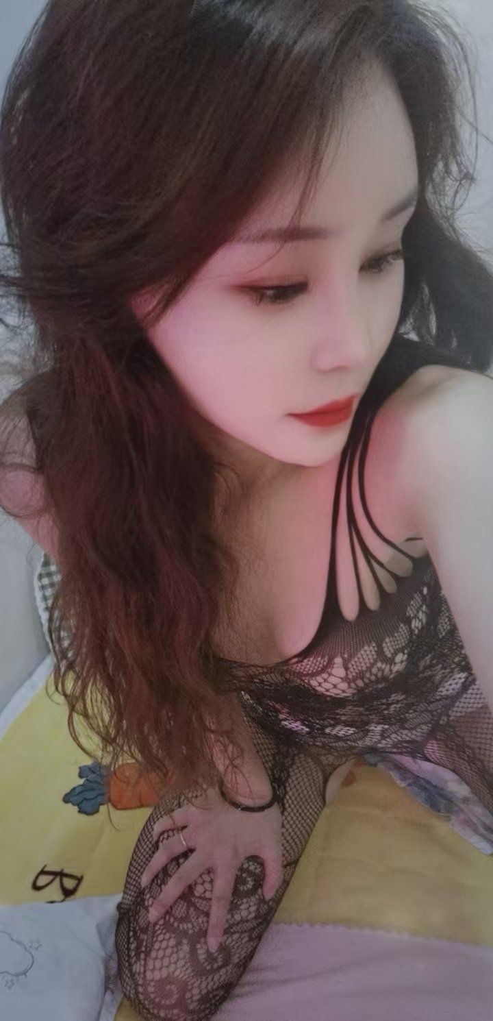 皮肤很好的小姐姐，私聊
