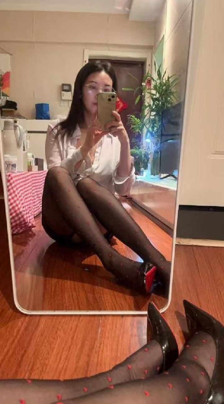 雁塔眼镜御姐王老师