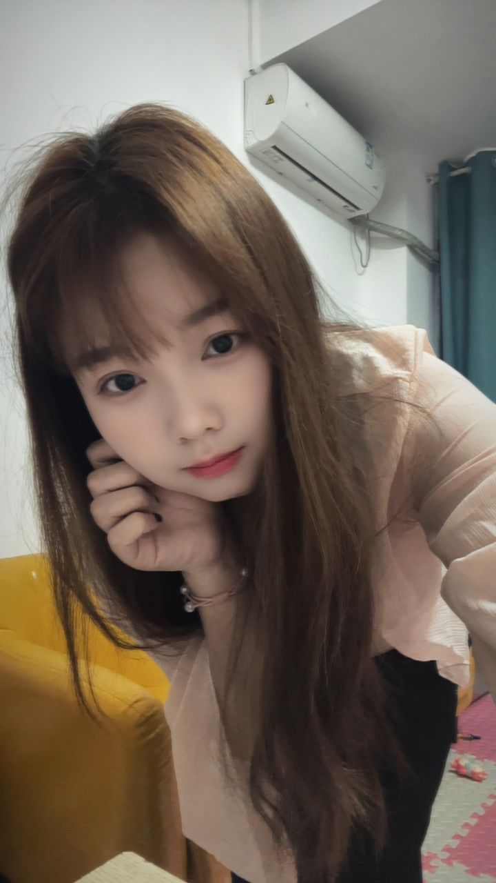 白云同和小颜 两大波跟*一样 摸着舒服 夹起来更爽