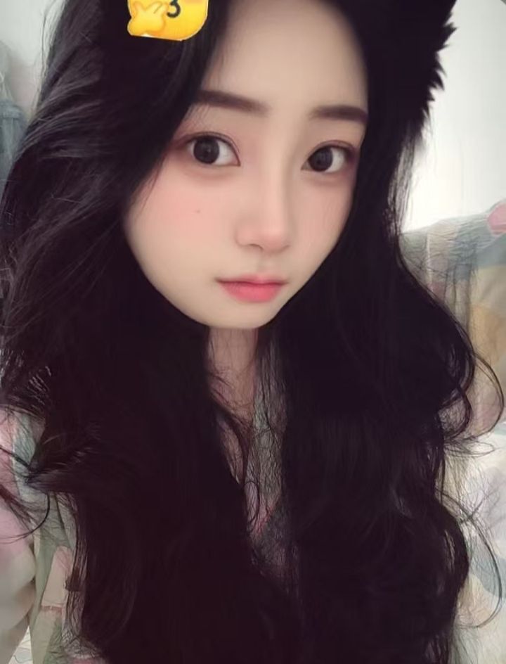 河东白嫩甜妹草莓